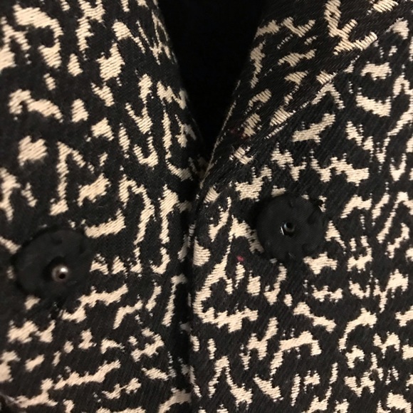 Harold’s Printed Black and Cream Jacket - Picture 2 of 5